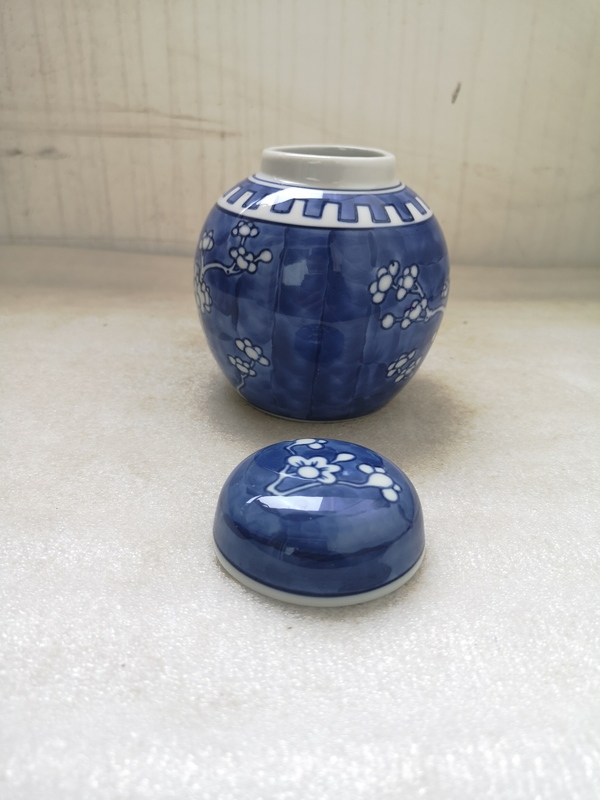 古玩陶瓷青花冰梅圖蓋罐拍賣,當前價格260元