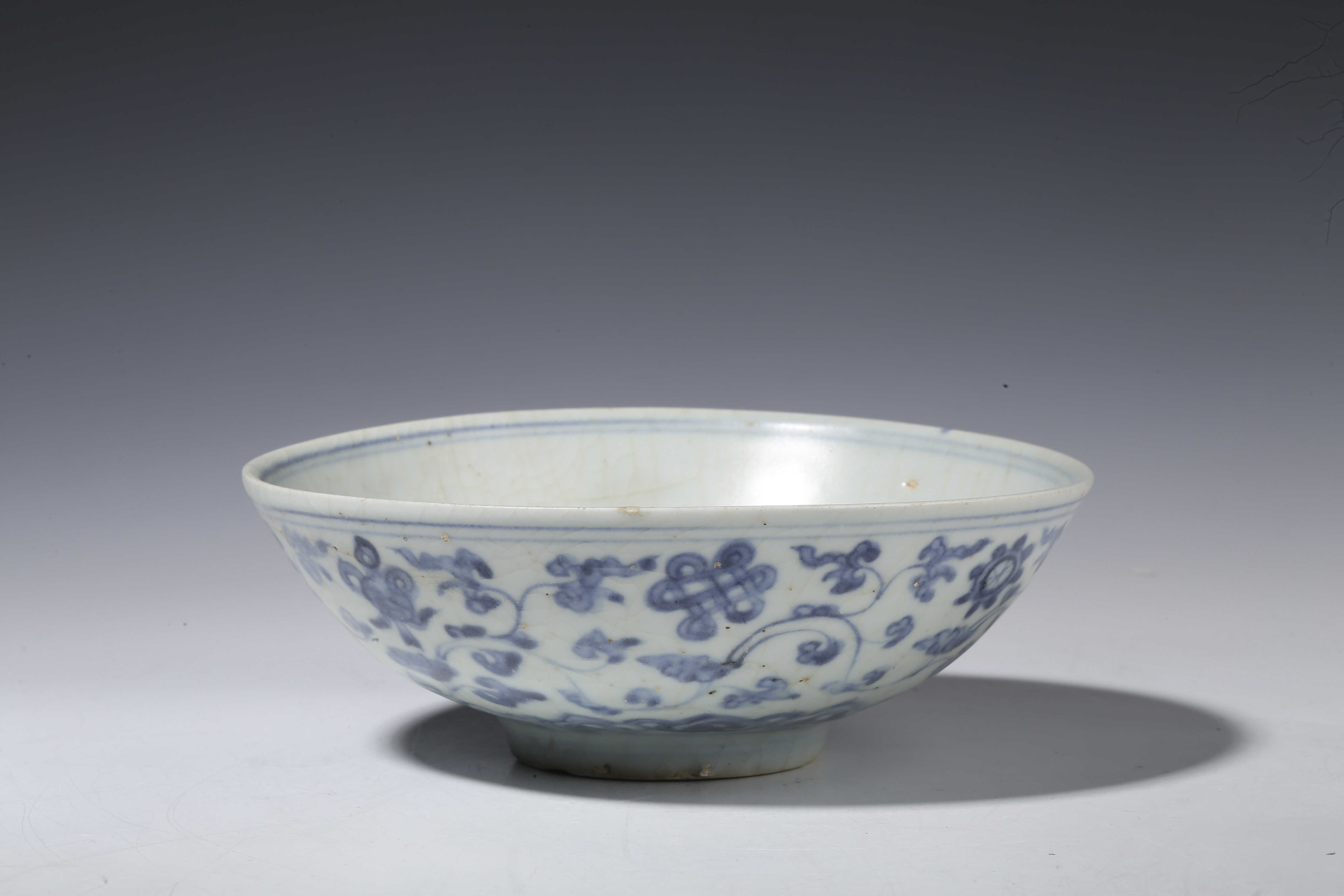 中国明時代中早期染付(青花)大碗(元箱付き) 中国美術 元染付大皿 元時代 青花 時代 大明宣徳年製 飾り座