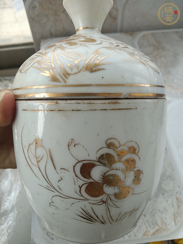 古玩陶瓷花卉紋蓋缸真品鑒賞圖