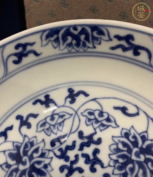 古玩陶瓷青花纏枝蓮盤真品鑒賞圖