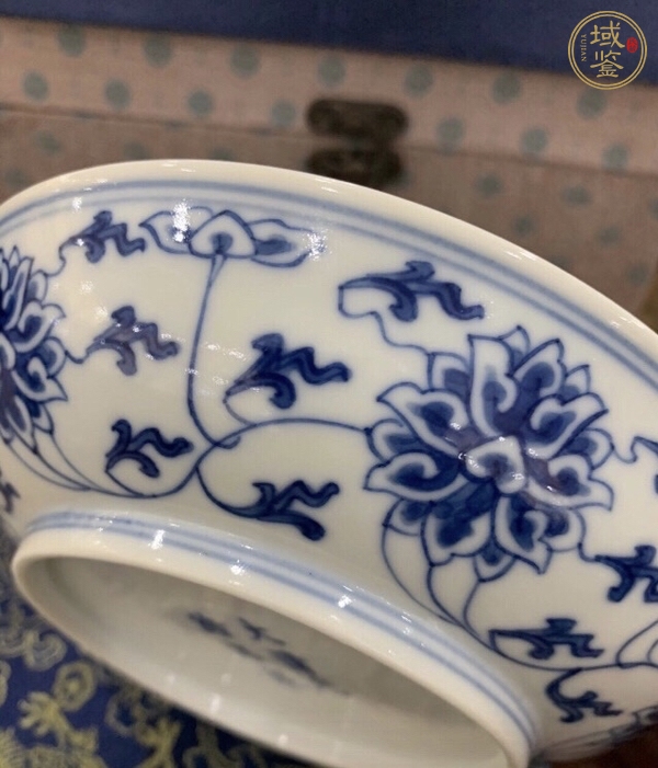 古玩陶瓷青花纏枝蓮盤真品鑒賞圖