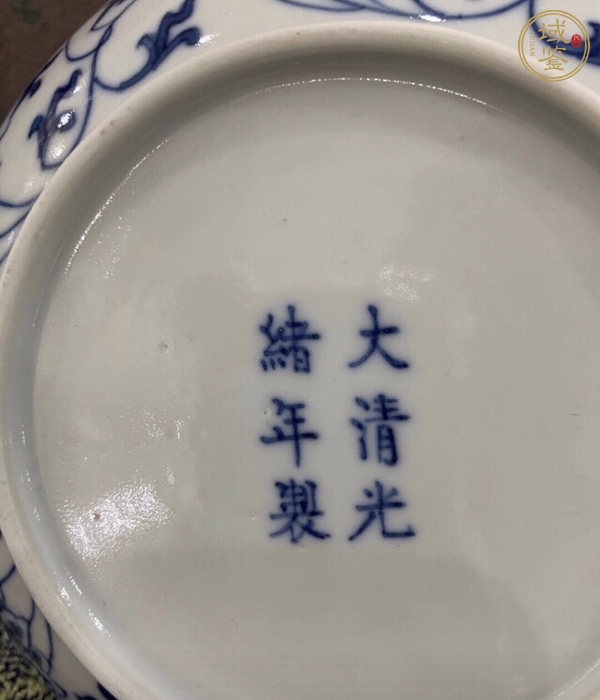 古玩陶瓷青花纏枝蓮盤真品鑒賞圖