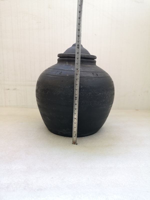 古玩陶瓷黑陶印花蓋罐拍賣,當(dāng)前價(jià)格850元
