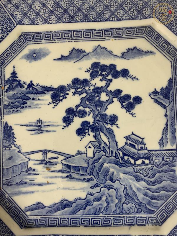古玩陶瓷山水紋青花盤真品鑒賞圖
