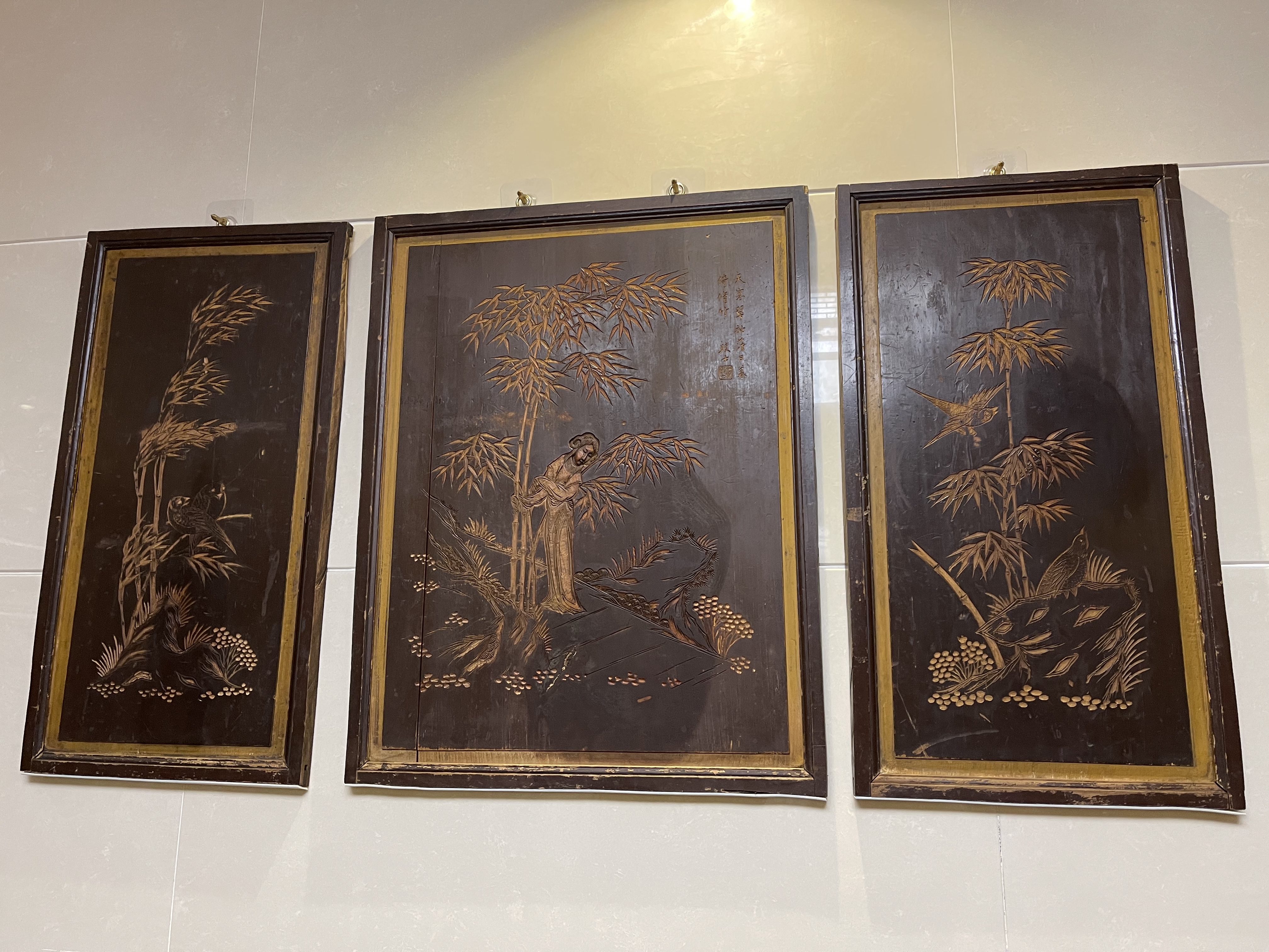 玳瑁雕诗文插屏