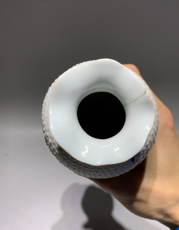 古玩陶瓷白釉珍珠地綠彩竹葉紋花口瓶拍賣,當(dāng)前價(jià)格704元