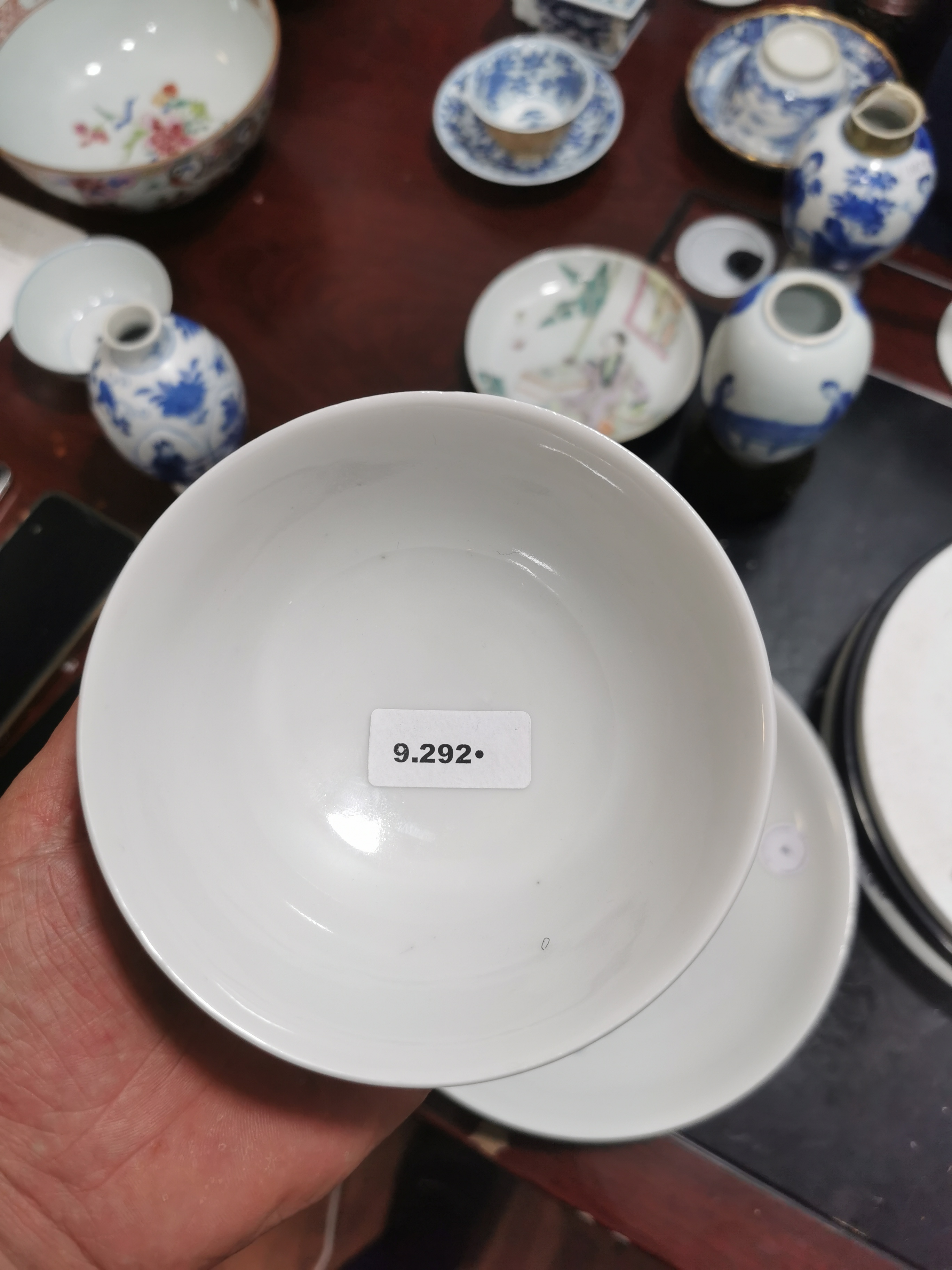 域鉴古玩】胭脂红釉暗刻双龙赶珠纹碗鉴定结果_胭脂红釉暗刻双龙赶珠纹 