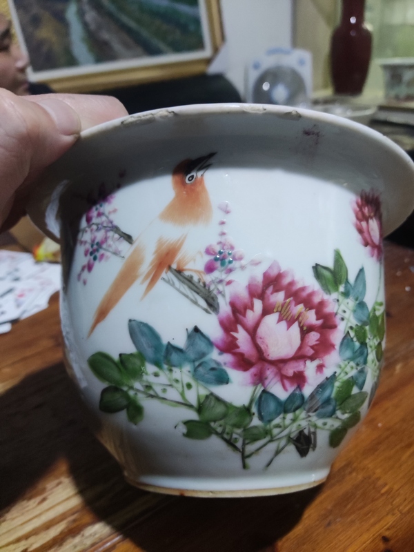 古玩陶瓷淺絳彩花鳥(niǎo)紋花盆拍賣(mài)，當(dāng)前價(jià)格1688元