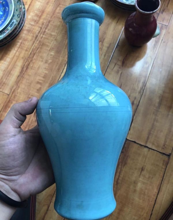 罕见釉色～民国孔雀蓝釉摇铃大瓶拍卖，当前价格8800元