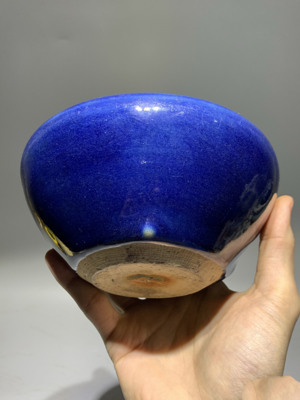 古玩陶瓷【清代】霁蓝釉三足香炉【顶级宝石蓝釉】【估价大几千元以上】拍卖，当前价格0元