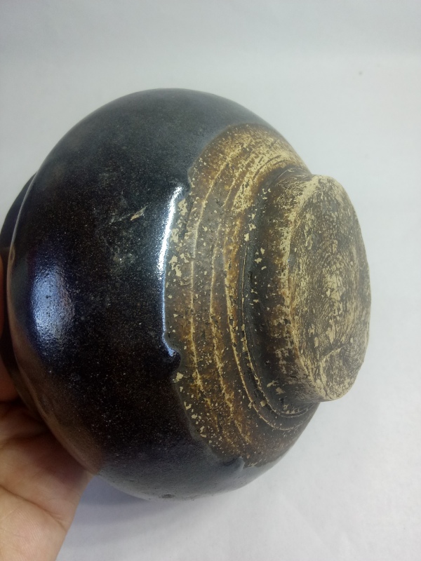 古玩陶瓷【清】磁州窑黑釉罐拍卖，当前价格0元