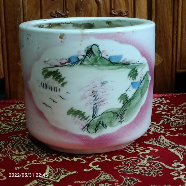 古玩陶瓷釉下五彩山水紋圈足筒式香爐拍賣,當前價格99元