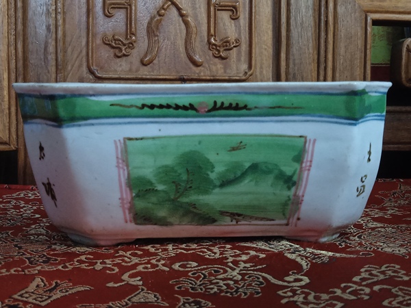 古玩陶瓷釉下五彩開(kāi)窗山水水仙盆拍賣(mài),當(dāng)前價(jià)格588元