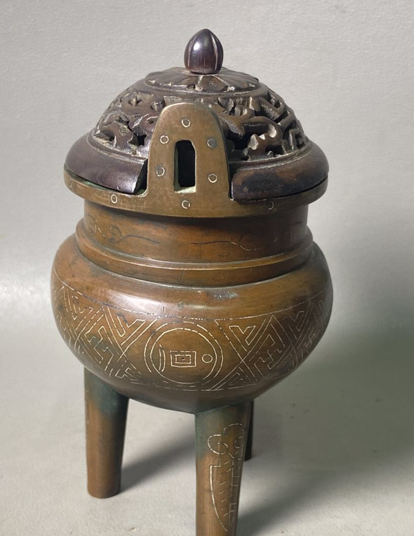古玩銅器爐子拍賣,當(dāng)前價(jià)格15000元