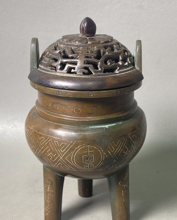 古玩銅器爐子拍賣,當(dāng)前價(jià)格15000元