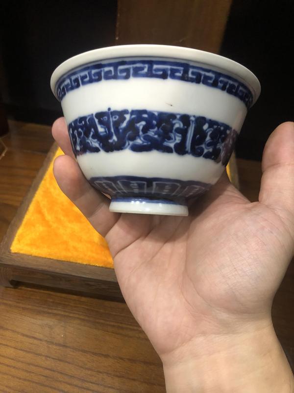 古玩陶瓷(已實(shí)物鑒真)清-乾隆-拐子龍紋青花碗拍賣,當(dāng)前價格2000元