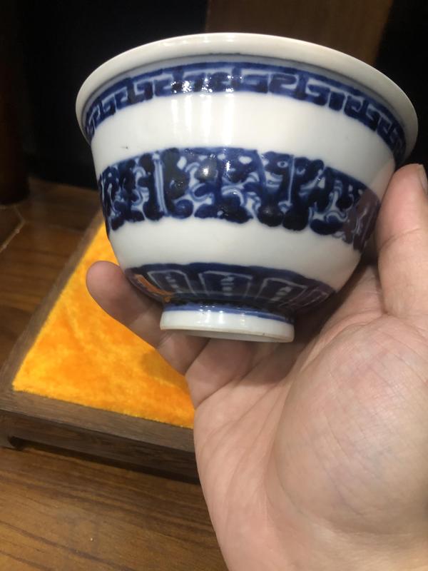 古玩陶瓷(已實(shí)物鑒真)清-乾隆-拐子龍紋青花碗拍賣,當(dāng)前價格2000元