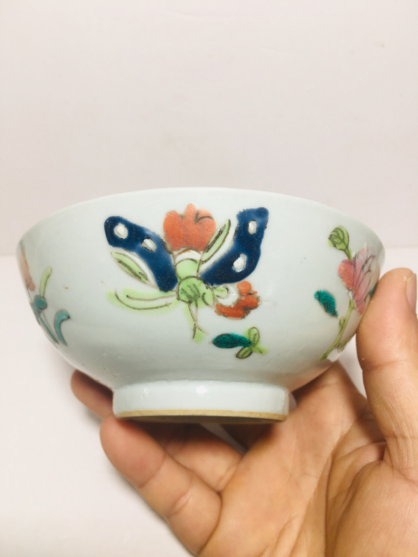 古玩陶瓷粉彩蝴蝶四季花卉紋碗拍賣,當(dāng)前價格88元