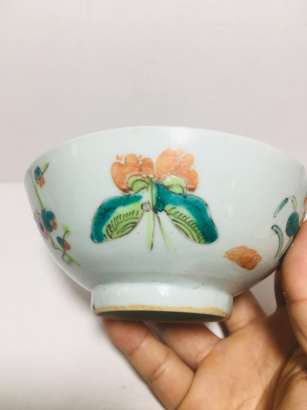 古玩陶瓷粉彩蝴蝶四季花卉紋碗拍賣,當(dāng)前價格88元