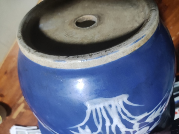古玩陶瓷清中期藍釉堆白花卉紋花盆拍賣,當前價格2288元
