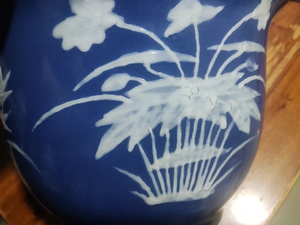 古玩陶瓷清中期藍釉堆白花卉紋花盆拍賣,當前價格2288元