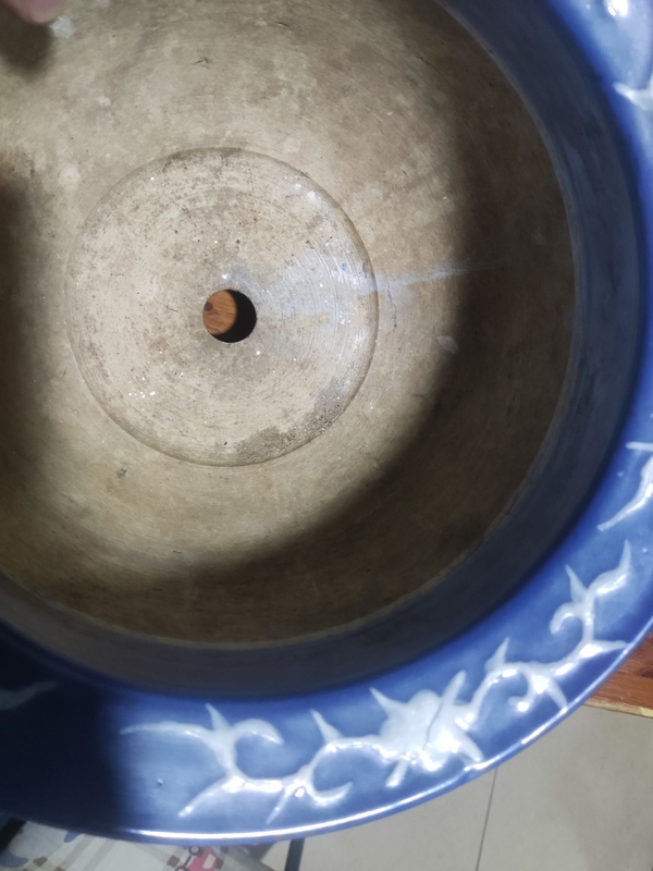 古玩陶瓷清中期藍釉堆白花卉紋花盆拍賣,當前價格2288元