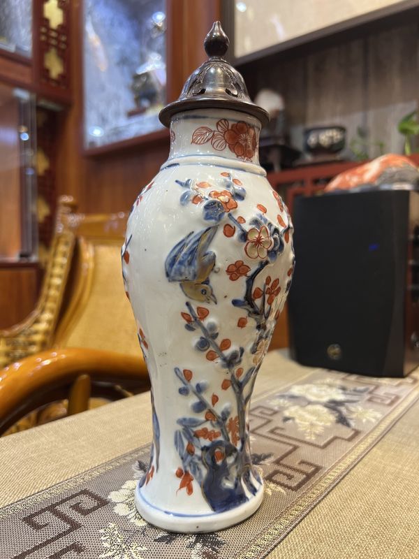 古玩陶瓷乾隆青花釩紅堆塑瓶拍賣,當前價格8888元
