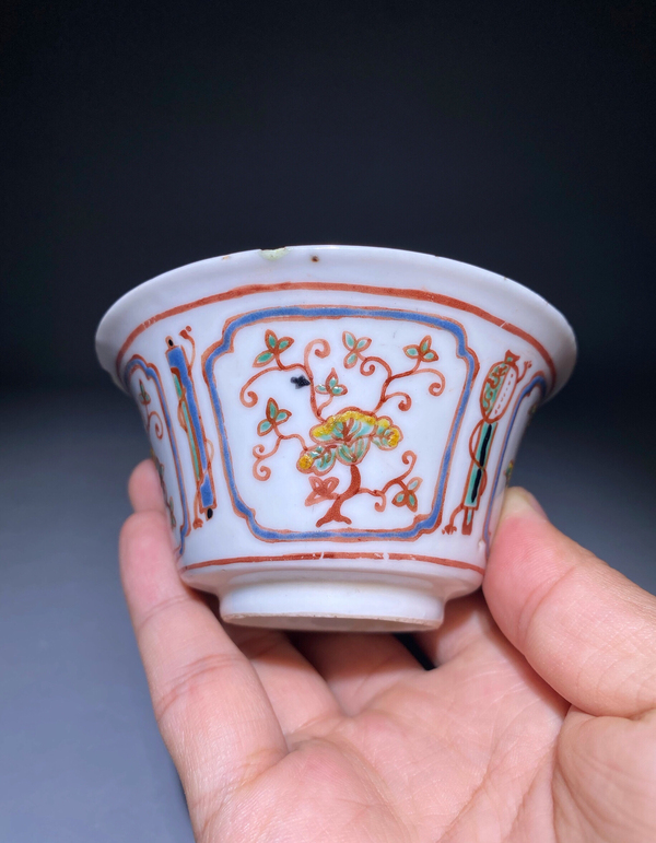 古玩陶瓷礬紅粉彩八寶花卉紋杯拍賣,當前價格5000000元
