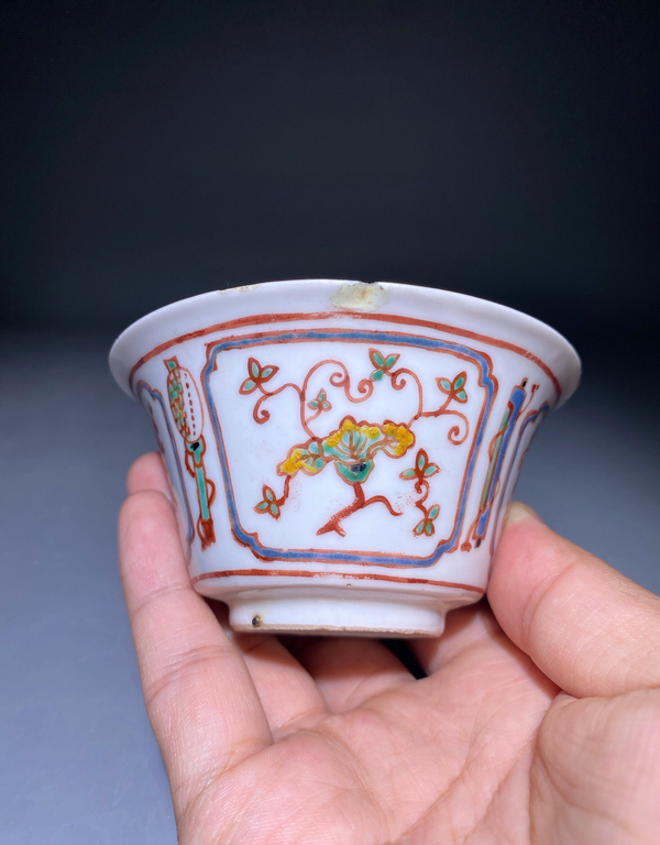 古玩陶瓷礬紅粉彩八寶花卉紋杯拍賣，當(dāng)前價格5000000元