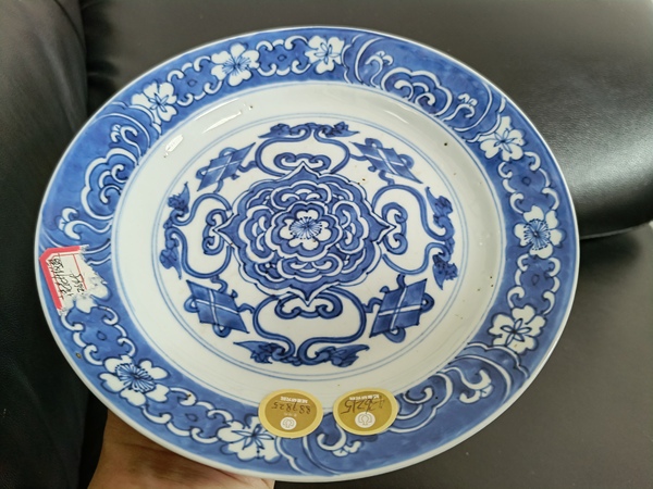 古玩陶瓷清—康熙精品青花八寶花卉紋折沿盤拍賣,當前價格6666元