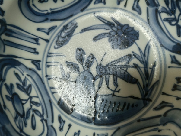 古玩陶瓷明—萬歷，精品青花“飛黃騰達(dá)“、“喜上枝頭“折沿花口碗一對拍賣，當(dāng)前價(jià)格8888元