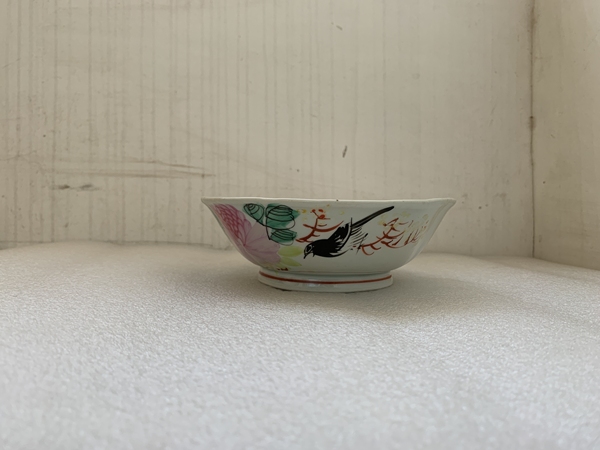 古玩陶瓷粉彩花鳥紋葵口碗拍賣,當前價格298元