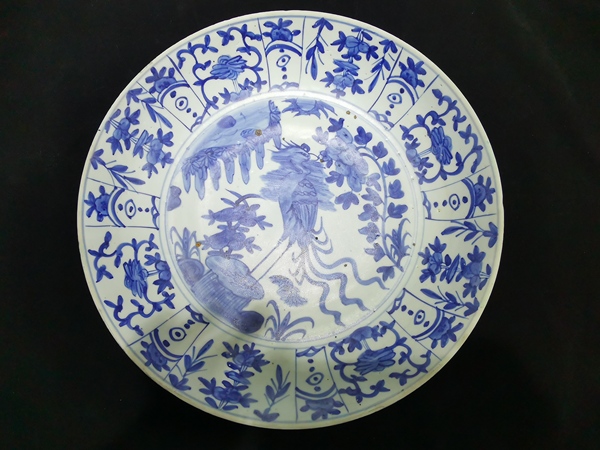 古玩陶瓷明代青花鳳凰牡丹紋盤拍賣,當前價格30000元