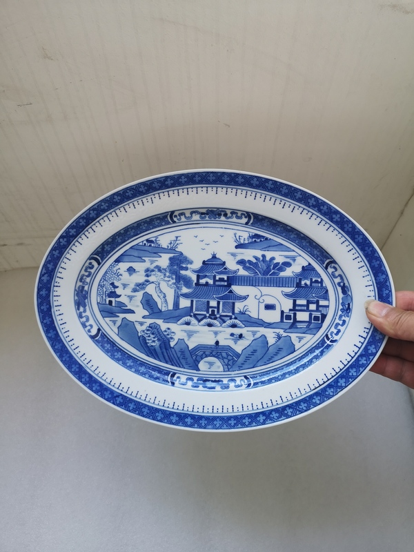 古玩陶瓷青花印山水樓閣紋長盤拍賣,當前價格398元