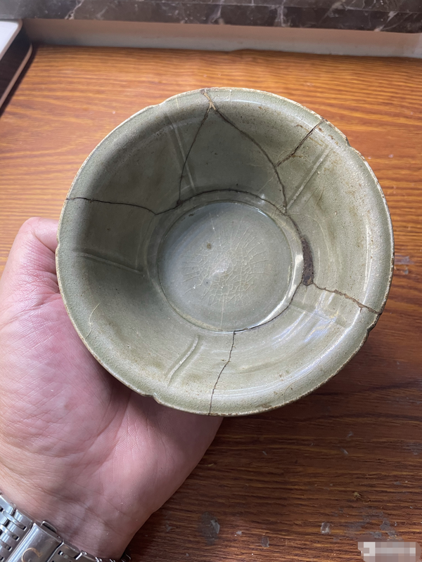 古玩陶瓷耀州窑青釉出筋花口高脚碗拍卖，当前价格456元