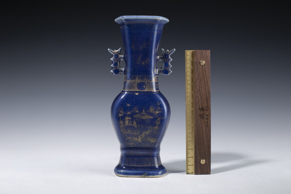 古玩陶瓷清乾隆·霽藍(lán)描金山水紋賞瓶拍賣,當(dāng)前價格9400元