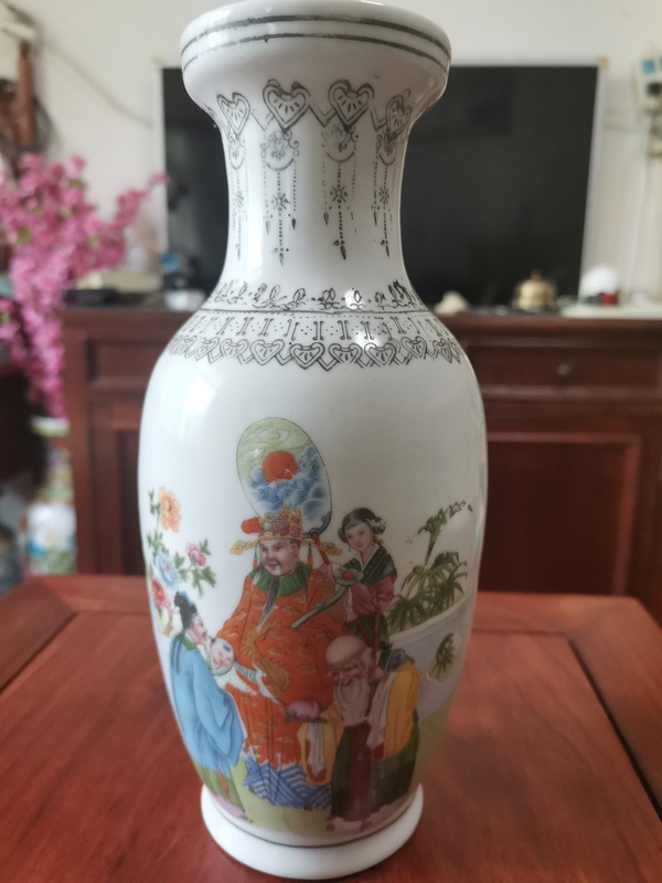 古玩陶瓷人物撇口瓶拍賣,當前價格260元