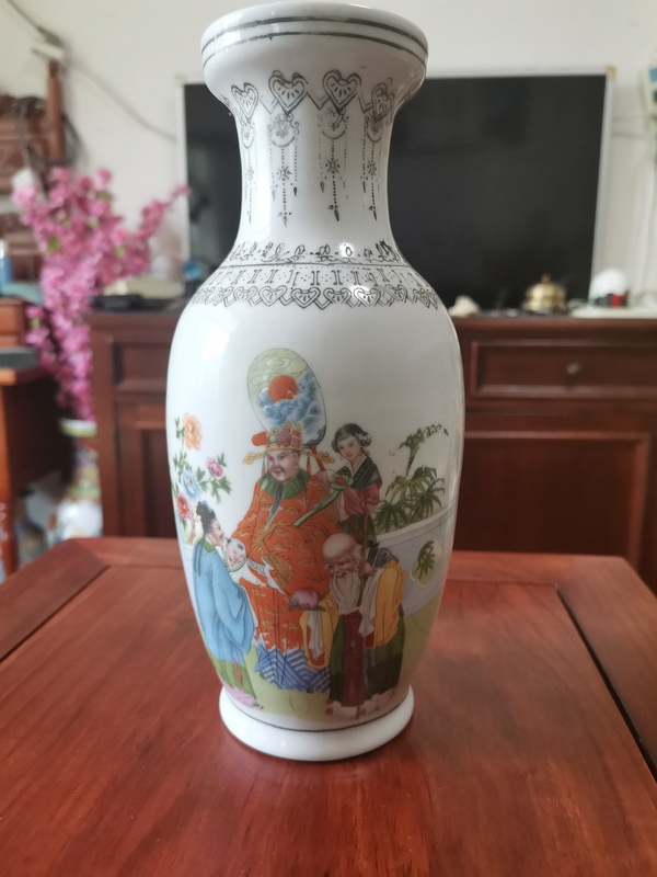古玩陶瓷人物撇口瓶拍賣,當前價格260元