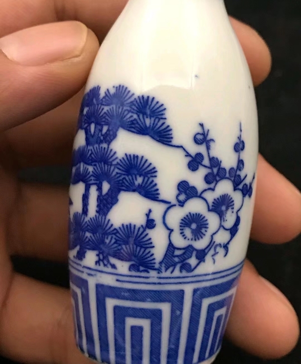 古玩陶瓷花卉紋青花瓶拍賣,當前價格158元