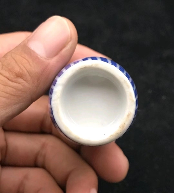 古玩陶瓷花卉紋青花瓶拍賣,當前價格158元
