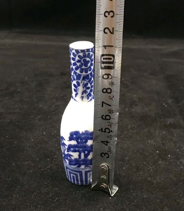 古玩陶瓷花卉紋青花瓶拍賣,當前價格158元