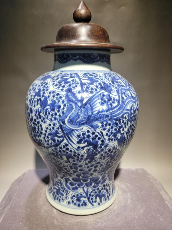 古玩陶瓷康熙鳳穿牡丹青花將軍罐拍賣,當前價格23000元