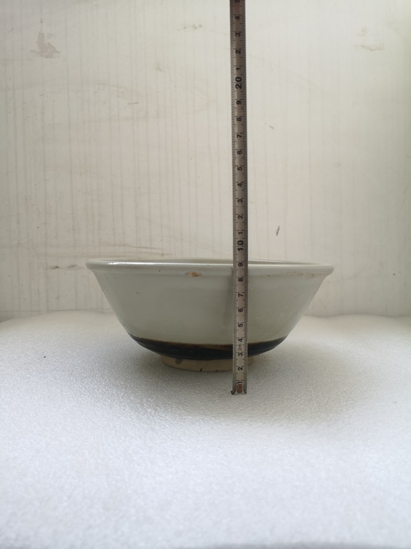 古玩陶瓷磁州窯白釉印花唇口碗拍賣,當前價格980元