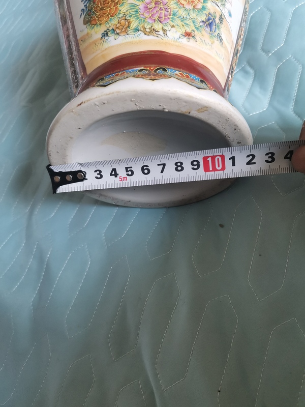 古玩陶瓷六十至八十年代人物紋彩繪花口瓶拍賣,當前價格660元