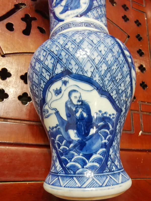 古玩陶瓷青花锦地开光八仙人物纹凤尾尊拍卖，当前价格52000元