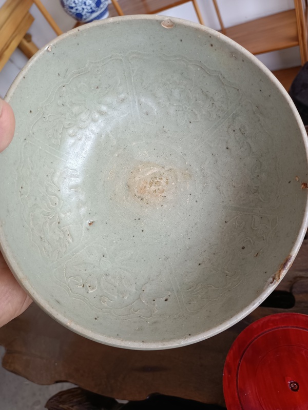 古玩轉(zhuǎn)賣元代龍泉窯系青釉模印花卉紋碗拍賣，當(dāng)前價(jià)格0元