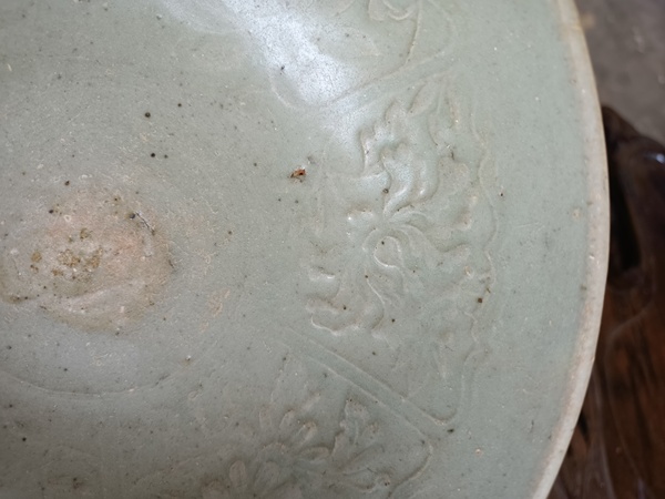 古玩陶瓷元代龍泉窯系青釉模印花卉紋碗拍賣，當(dāng)前價(jià)格1800元