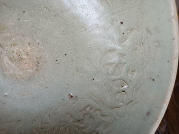 古玩陶瓷元代龍泉窯系青釉模印花卉紋碗拍賣，當(dāng)前價(jià)格1800元