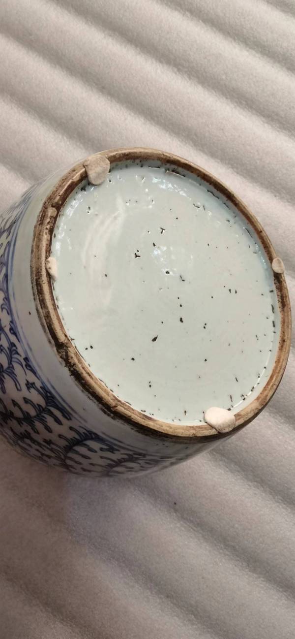 古玩陶瓷清中纏枝花卉紋青花蓋罐拍賣,當前價格1300元