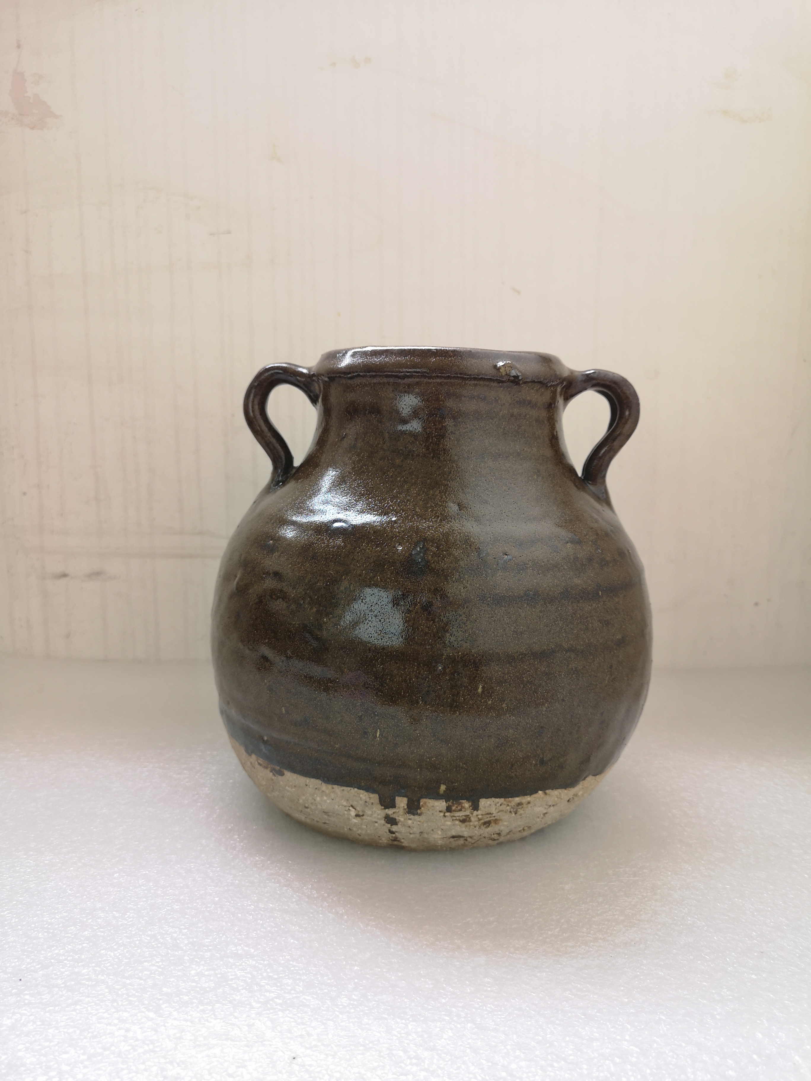 宋越窯の茶叶の末の釉薬人物形ランプの燭台の古い模造品の出土古磁器置物-